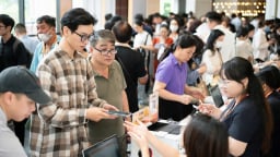 Trái chiều mùa ĐHĐCĐ: Nơi phải kê thêm ghế, nơi không một cổ đông tham dự
