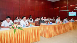 ‘50 năm EVNHCMC đồng hành cùng bạn’: 218 phần quà may mắn dành tặng khách hàng