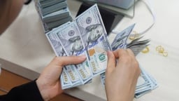 Khó thở vì tỷ giá