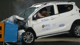 Hé lộ video 3 mẫu xe VinFast bị 'tra tấn' trong bài kiểm tra của ASEAN NCAP