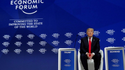 Sóng gió chờ ông Donald Trump ở Davos