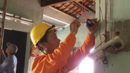 Đến hẹn lại lên, hoá đơn tiền điện ‘tăng vọt’