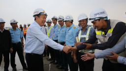 Phó Thủ tướng  đốc thúc tiến độ cải tạo hai sân bay quan trọng nhất cả nước