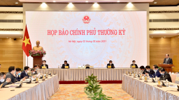 Thứ trưởng Bộ Công Thương: Đảm bảo cung cấp đủ hàng hoá tránh 'sốt' giá
