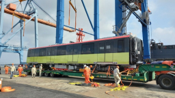 Đoàn tàu thứ 3 của tuyến Nhổn - Ga Hà Nội về đến Hải Phòng
