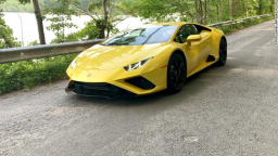 Doanh số bán Bentley và Lamborghini bùng nổ do giới giàu đang cảm thấy nhàm chán