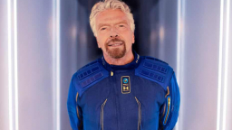Tỷ phú Richard Branson hoàn thành chuyến bay đầu tiên vào không gian