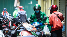 Hàng quán ở Hà Nội 'lách' quy định để bán online
