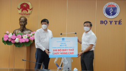Petrovietnam trao tặng 200 máy thở dòng chức năng cao phục vụ điều trị bệnh nhân COVID-19 nặng