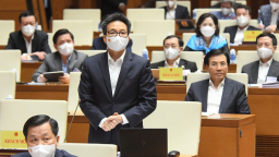 Phó Thủ tướng Vũ Đức Đam: Cần xem xét các gói hỗ trợ riêng cho người lao động trở lại làm việc