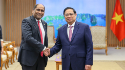 Thủ tướng đề nghị Singapore mở rộng đầu tư trong lĩnh vực công nghệ, phát triển hạ tầng