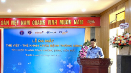 PVcomBank đồng phát hành 'Thẻ Việt - Thẻ khám chữa bệnh thông minh'