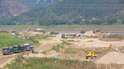Giá cát xây dựng ở Quảng Nam tăng mạnh do khan hiếm
