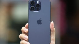 iPhone 14 giảm giá nhanh, khách hàng cảm giác như mua 'hớ'