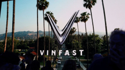 Cổ phiếu của VinFast tăng vọt khi nhà sản xuất xe điện Việt Nam ra mắt sàn Nasdaq