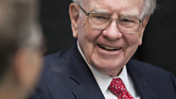 Charlie Munger nói 'Tỷ phú Buffett không giao dịch để làm giàu cho bản thân'