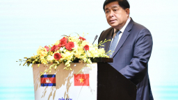 Bộ trưởng Nguyễn Chí Dũng nói về khó khăn của doanh nghiệp Việt khi đầu tư vào Campuchia