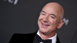 Jeff Bezos tiết lộ bí quyết thành công của Amazon 25 năm trước: 'Nhân viên cần khiếp sợ khách hàng'