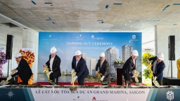 Grand Marina, Saigon cất nóc tòa Sea bao gồm Khu căn hộ hàng hiệu Marriott và JW Marriott