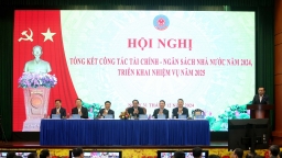 Vượt mốc 2 triệu tỷ đồng, thu ngân sách tăng hơn 19% so với dự toán