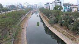 Chủ tịch Hà Nội yêu cầu thực hiện giải pháp lấy nước sông Hồng 'hồi sinh' sông Tô Lịch