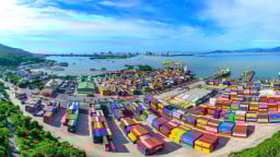 Khu vực FDI tiếp tục xuất siêu, giúp Việt Nam đạt thặng dư thương mại 3,8 tỷ USD trong 4 tháng