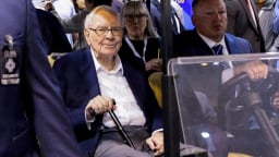 Warren Buffett và 12 lời khuyên đáng giá, từ cách nuôi dạy con cái đến đầu tư