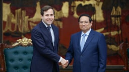 Thủ tướng: Hoan nghênh các doanh nghiệp Thụy Điển tăng cường đầu tư vào Việt Nam