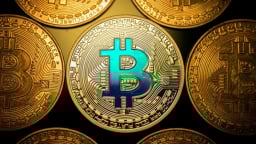 Giá Bitcoin tăng lên mức cao kỷ lục mới