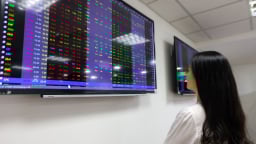 Hành động thế nào khi VN-Index liên tiếp phá đỉnh?