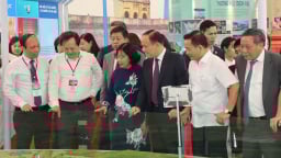 Lãnh đạo TP. Hà Nội tham quan 2 không gian trưng bày của Hà Nội tại Trung tâm Triển lãm Việt Nam