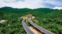 Mục tiêu GDP hai con số 'tiếp lửa' cổ phiếu đầu tư công