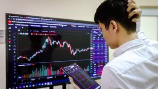 Nhà đầu tư không nên FOMO khi VN-Index tiếp cận vùng 1.600 điểm