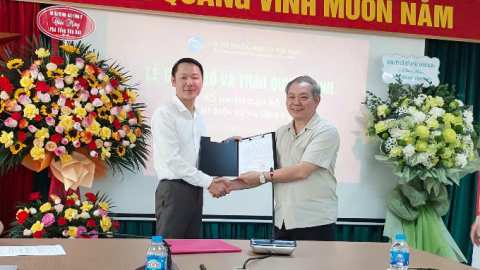 Nhà báo Phạm Văn Anh làm Phó tổng biên tập Tạp chí Điện tử và Ứng dụng