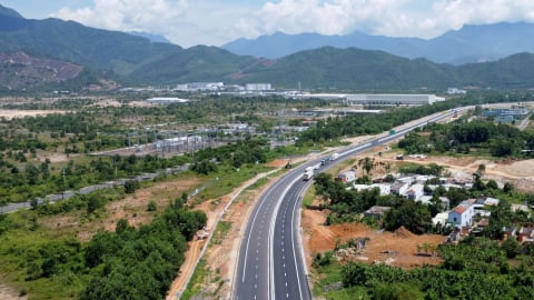 Ngắm cao tốc Hòa Liên - Túy Loan hơn 2.000 tỷ sẵn sàng thông xe
