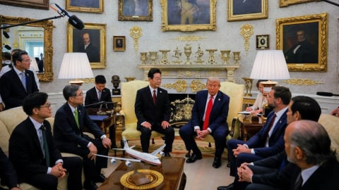 Ông Trump đe áp thuế 200% với Trung Quốc nếu Bắc Kinh hạn chế xuất khẩu đất hiếm 