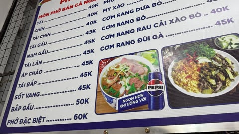 Tô phở 30.000 đồng dần biến mất, hàng ăn lập mặt bằng giá mới