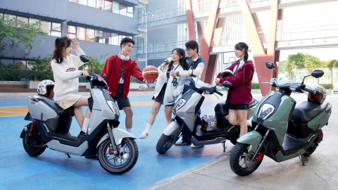 'Ông vua' xe máy và cuộc đua xe máy điện