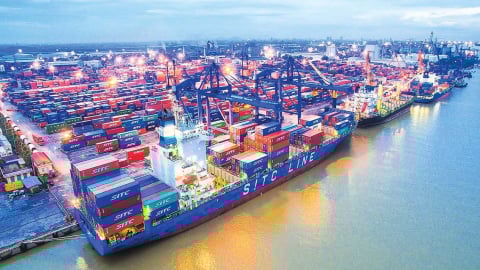 VCBS: Dù chịu thuế quan cao hơn 1 số nước, Việt Nam vẫn thu hút vốn FDI trong dài hạn
