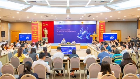 Xây dựng Luật Thương mại điện tử: Lấn cấn trách nhiệm của mạng xã hội
