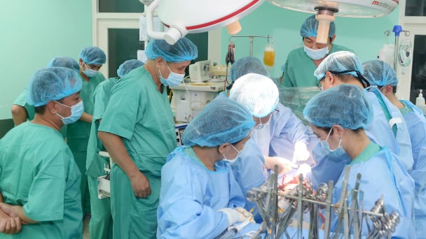 Bệnh viện Trung ương Huế ghép gan thành công cho bệnh nhi 15 tháng tuổi