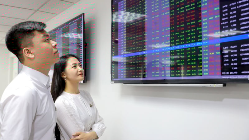 Tăng liền 7 phiên, VN-Index tiếp tục lên đỉnh mới