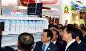 Phó Thủ tướng Vương Đình Huệ giới thiệu sữa tươi Việt với lãnh đạo Trung Quốc