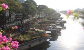Những chiếc thuyền đầy ắp hoa Xuân trên “Bến cổ” Sài Gòn