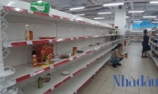 Vét sạch hàng thanh lý siêu thị Auchan trước ngày đóng cửa, dân tranh mua, hoá đơn dài cả mét