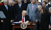 Tổng thống Donald Trump ký hiệp định thương mại mới ở Bắc Mỹ, chấm dứt 'cơn ác mộng' NAFTA