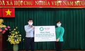 Van Phuc Group tặng 10.000 bộ đồ bảo hộ y tế cho Quận Bình Thạnh