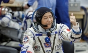 Tỷ phú Nhật Bản Maezawa trở về trái đất sau chuyến bay vũ trụ 12 ngày