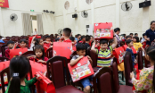 Van Phuc Group tặng quà Tết cho 300 trẻ em có hoàn cảnh khó khăn, mồ côi tại TP. Thủ Đức