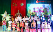 Gia đình Việt Nam đem Trung thu đầu tiên đến làng vạn Chài